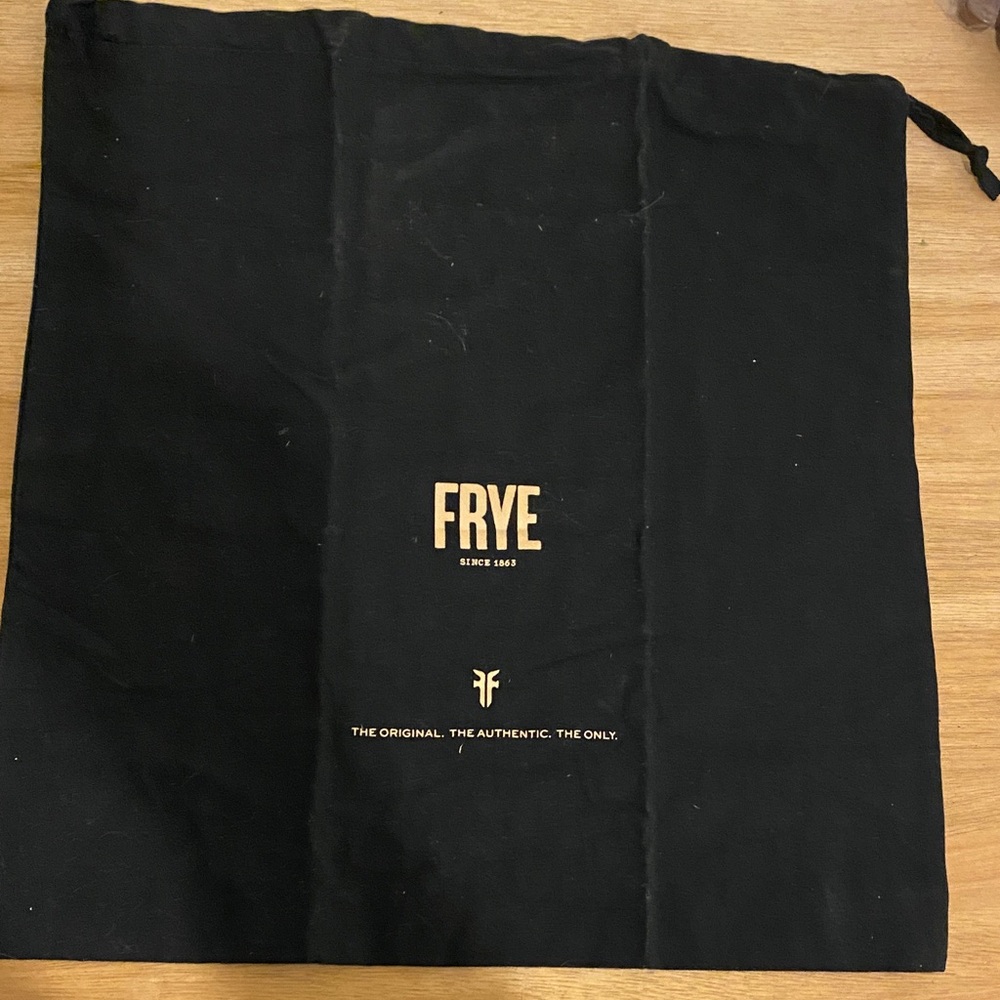 Frye dust bag 16x17”